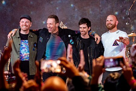 Coldplay Concert: टिकट की कीमत लाखों में पहुंची,शो के लिए मची अफरातफरी, बुकिंग साइट क्रैश! what is coldplay?